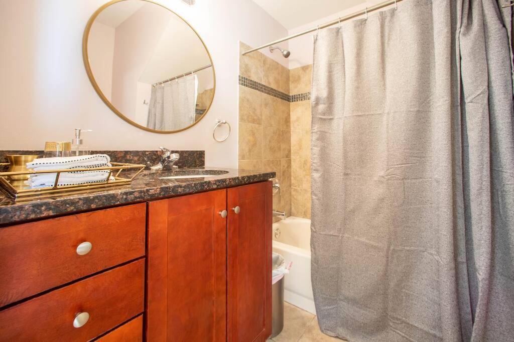 Getaway In The Heart Of Pilsen Chicago Apartamento Exterior foto